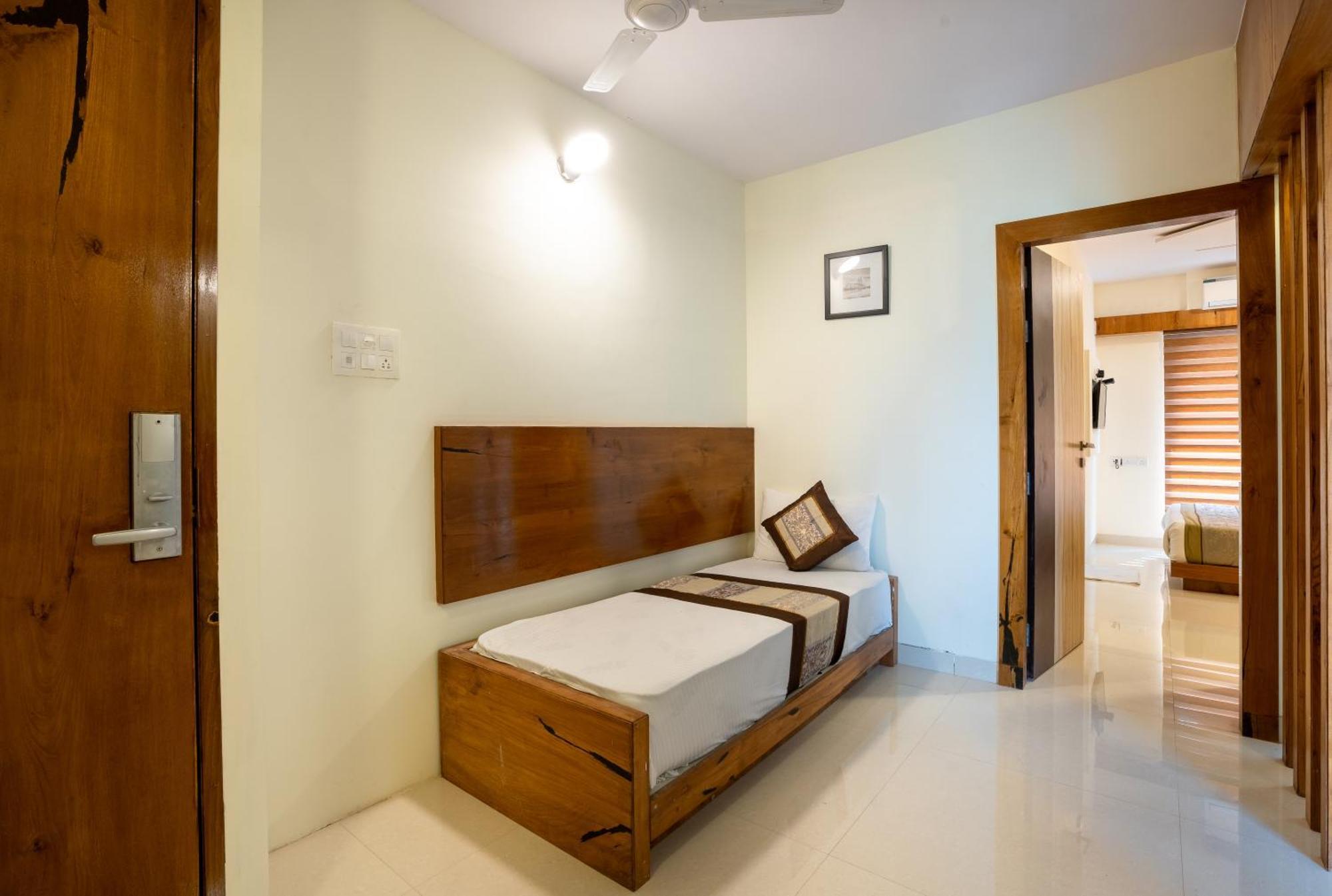 Home2 Suites And Service Apartments, Mumbai Airport Bilik gambar
